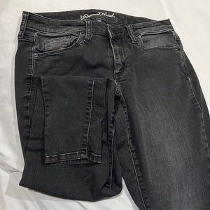 Universal Thread Jean